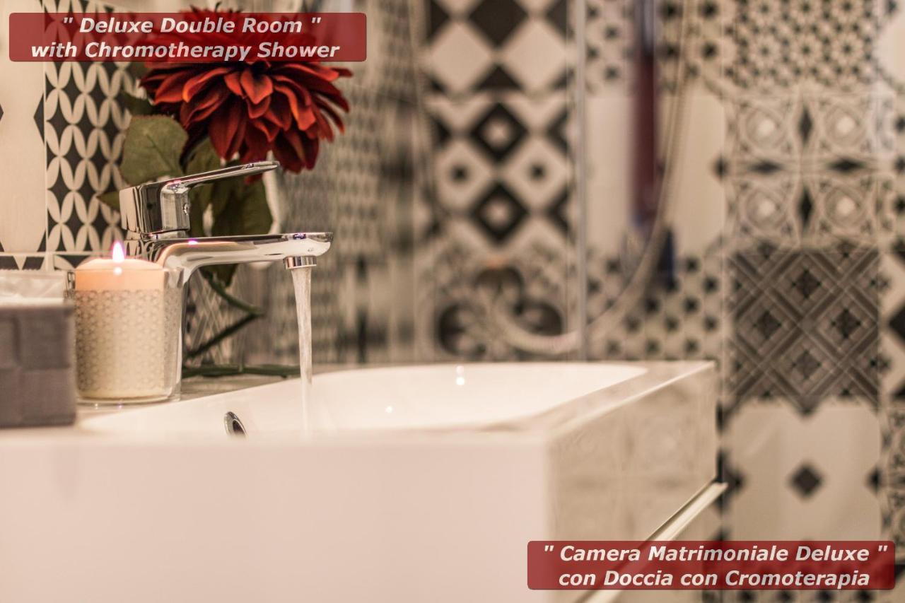 4 Star Boutique Rooms Bolonia Exterior foto